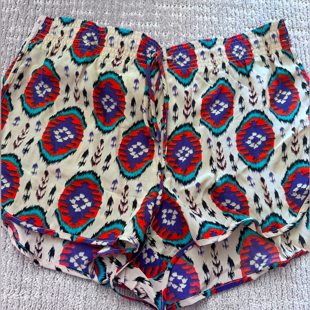 Rory Beca short. Size Large. Colorful Aztec pattern.